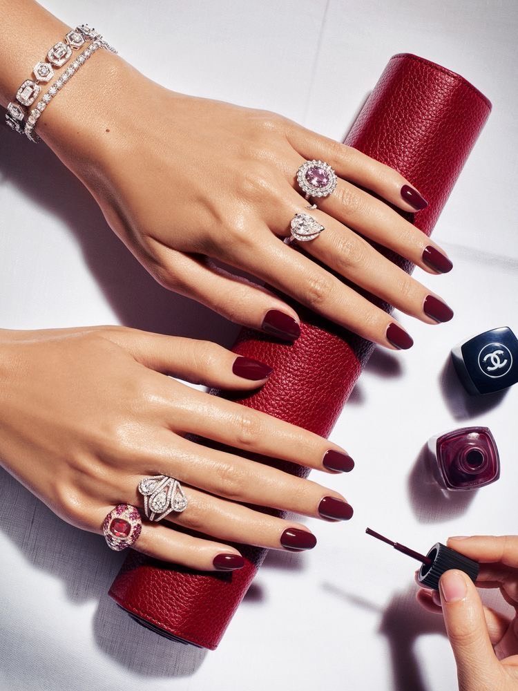 Golden Nails & Spa logo